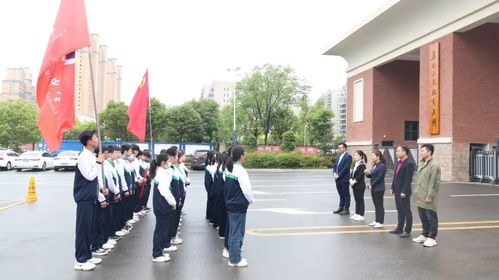 安徽阜南玉泉中学组织开展参观黄岗柳编传统工艺制作社会实践活动